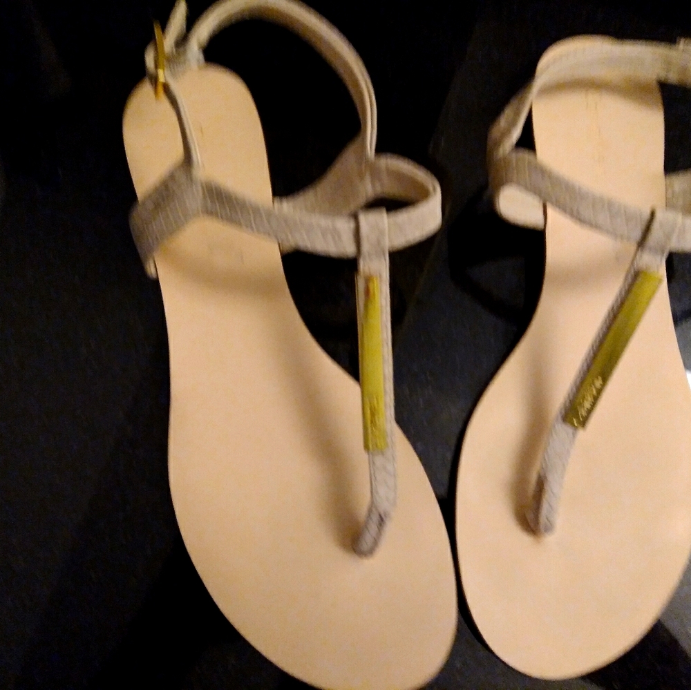 Ladies flats